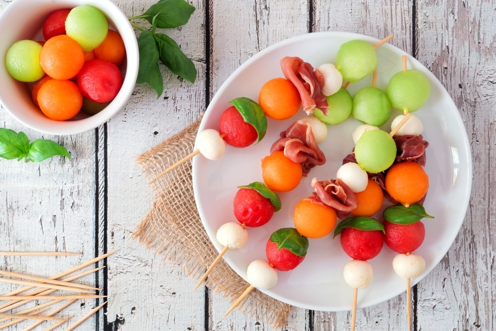 Montaditos de sandía, melón y jamón