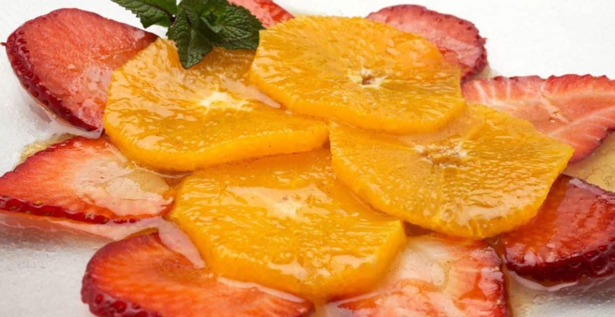 Carpaccio de naranjas y fresas