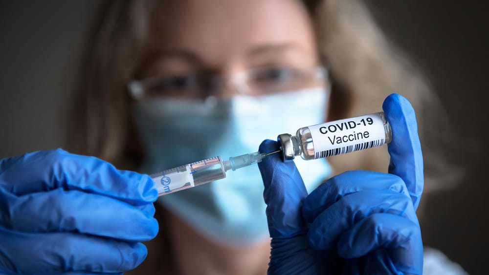 ¿La vacuna de la COVID-19 afecta a la regla?