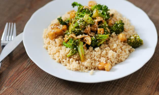 Ensalada de cuscús, brócoli y vinagreta de naranja